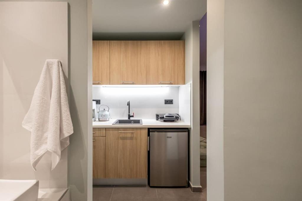 Smaragdi Luxury Jacuzzi Apartment Noho Premium Living Атина Екстериор снимка