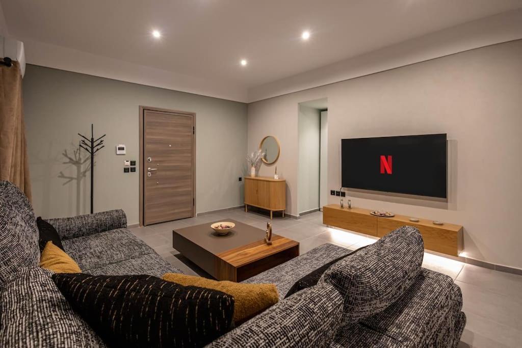 Smaragdi Luxury Jacuzzi Apartment Noho Premium Living Атина Екстериор снимка